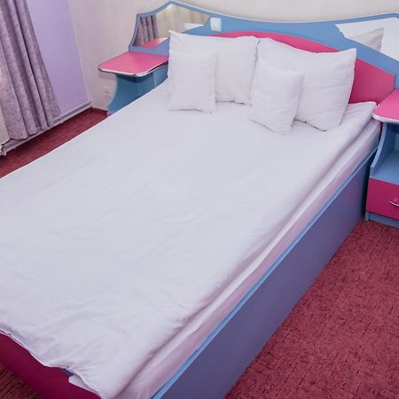 Hotel Yax Cimpeni Bilik gambar
