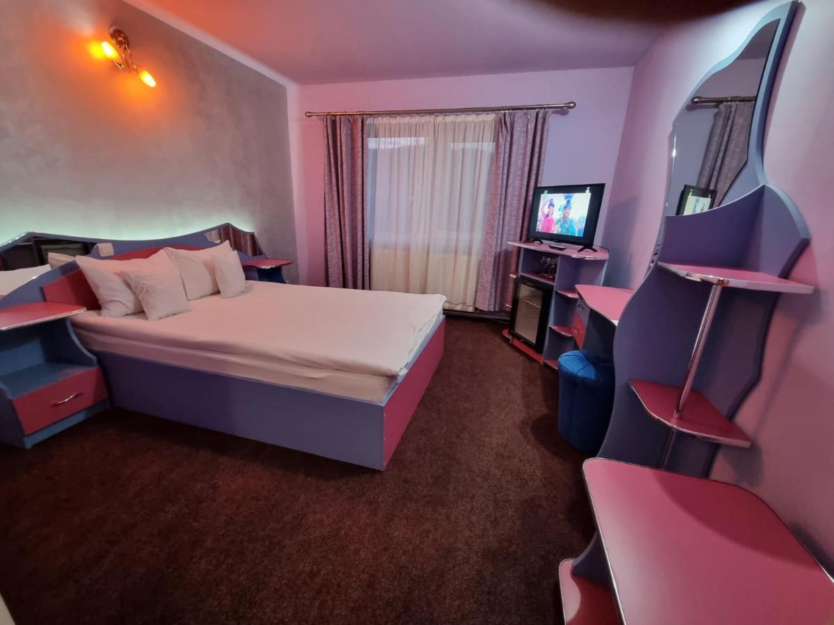 Hotel Yax Cimpeni Bilik gambar