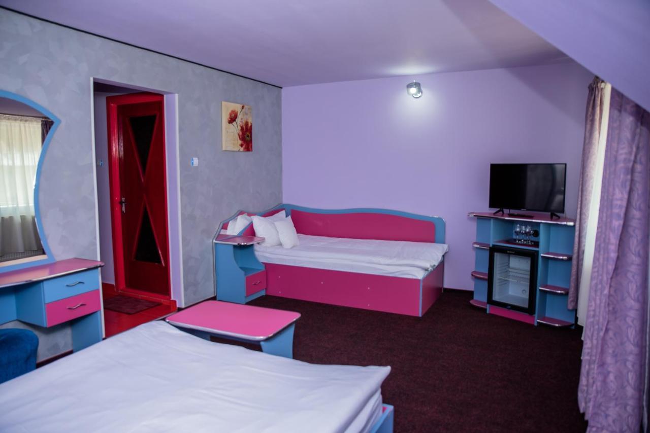 Hotel Yax Cimpeni Bilik gambar