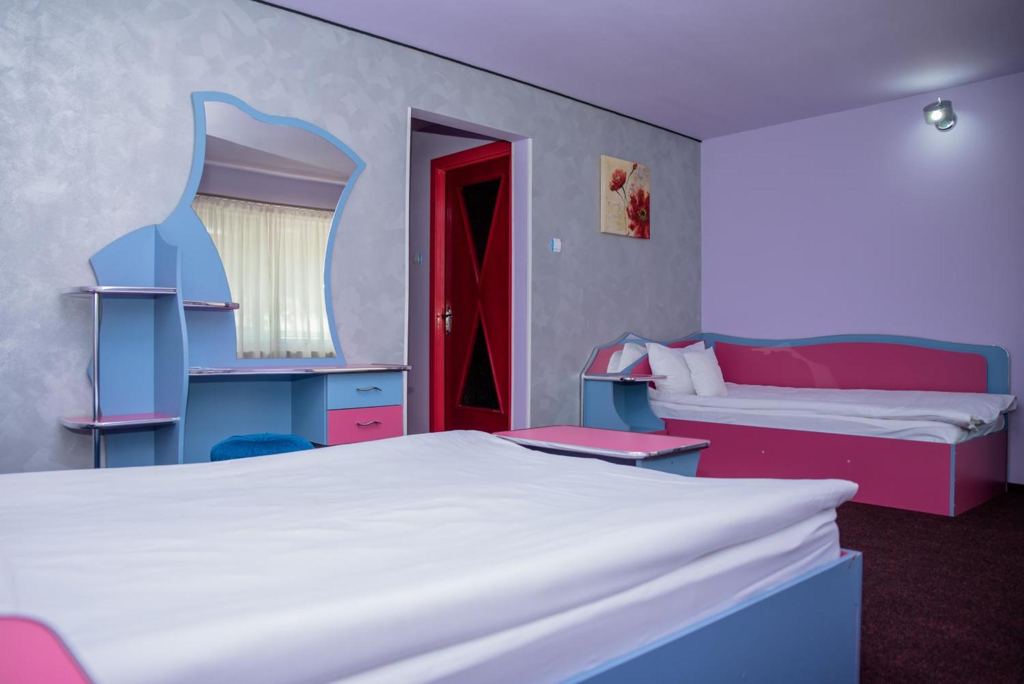 Hotel Yax Cimpeni Bilik gambar