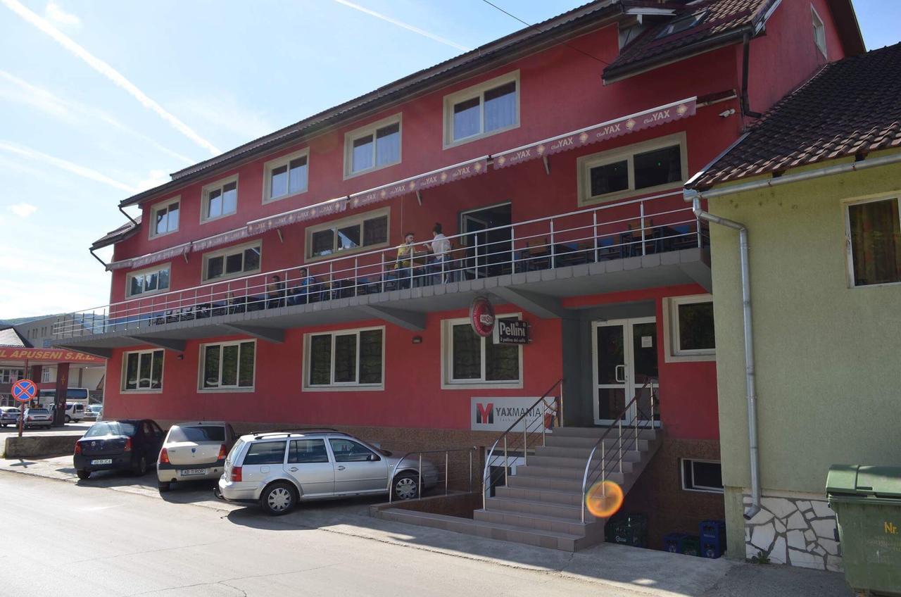 Hotel Yax Cimpeni Luaran gambar