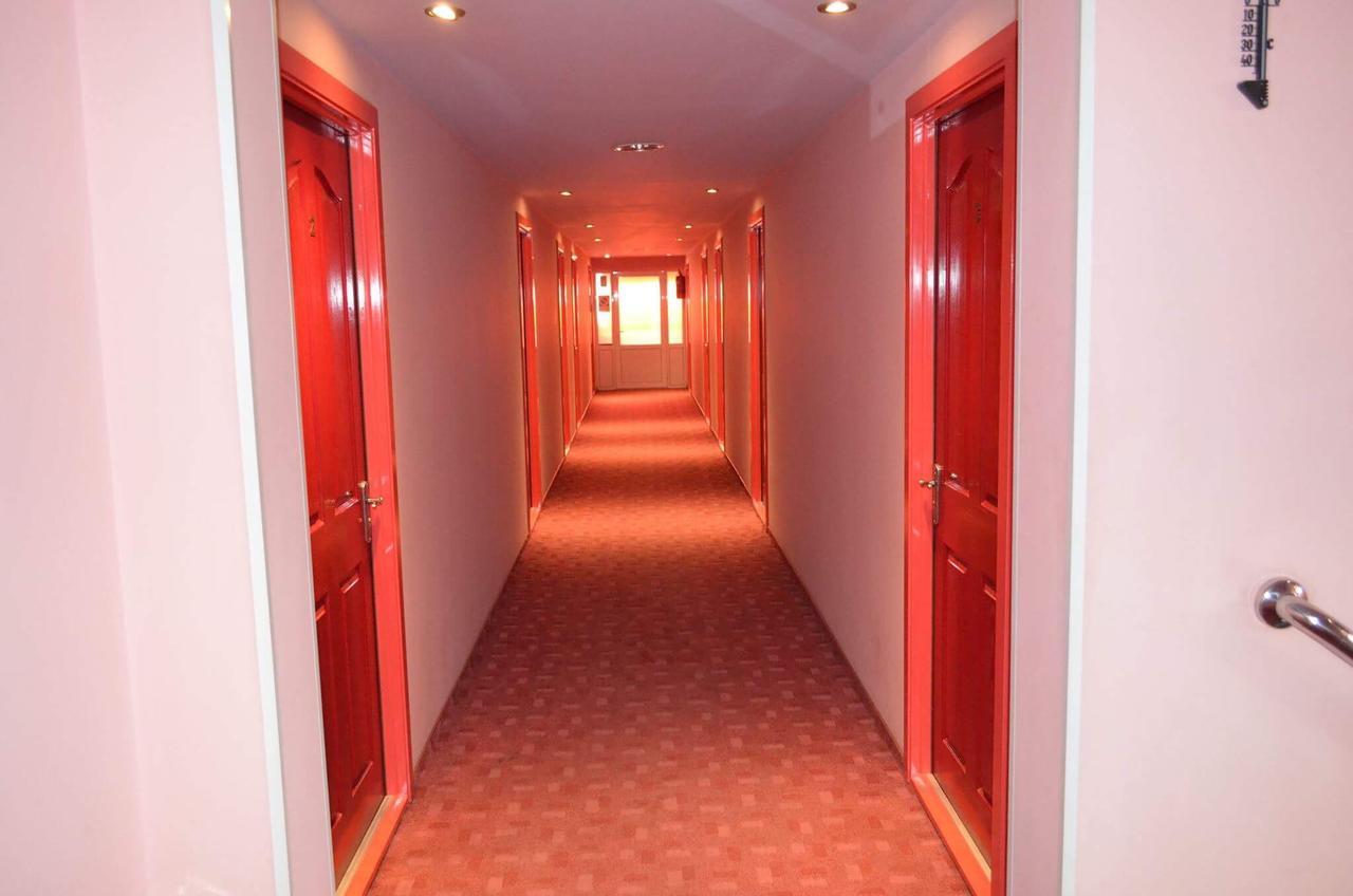 Hotel Yax Cimpeni Luaran gambar